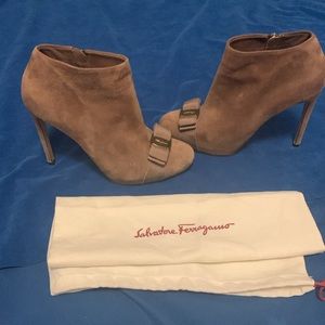 Salvatore Ferragamo Royal Vara Bow Suede Heel Ankle Boots Brown size 37.…